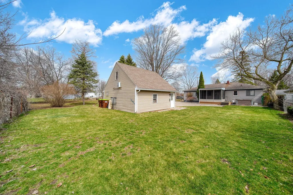 727 Springbrook Avenue Adrian City MI 49221