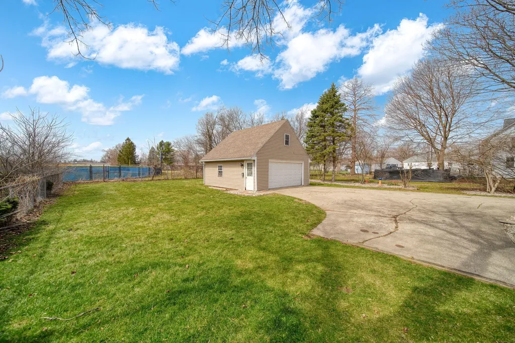 727 Springbrook Avenue Adrian City MI 49221