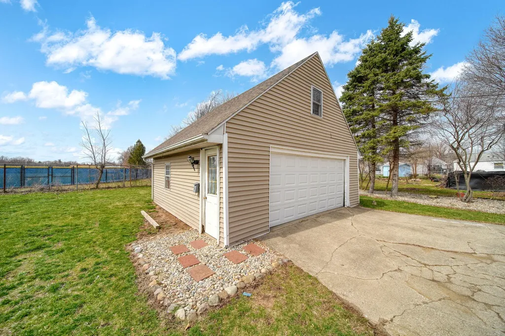 727 Springbrook Avenue Adrian City MI 49221