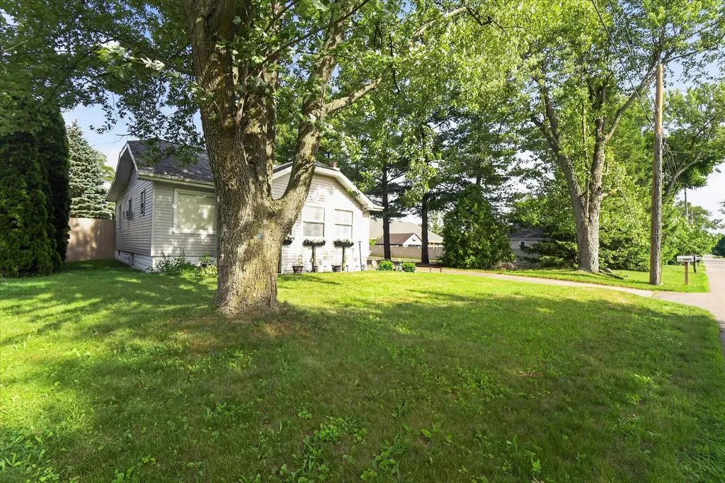 1023 Evanston Drive Blackman Charter Township MI 49202