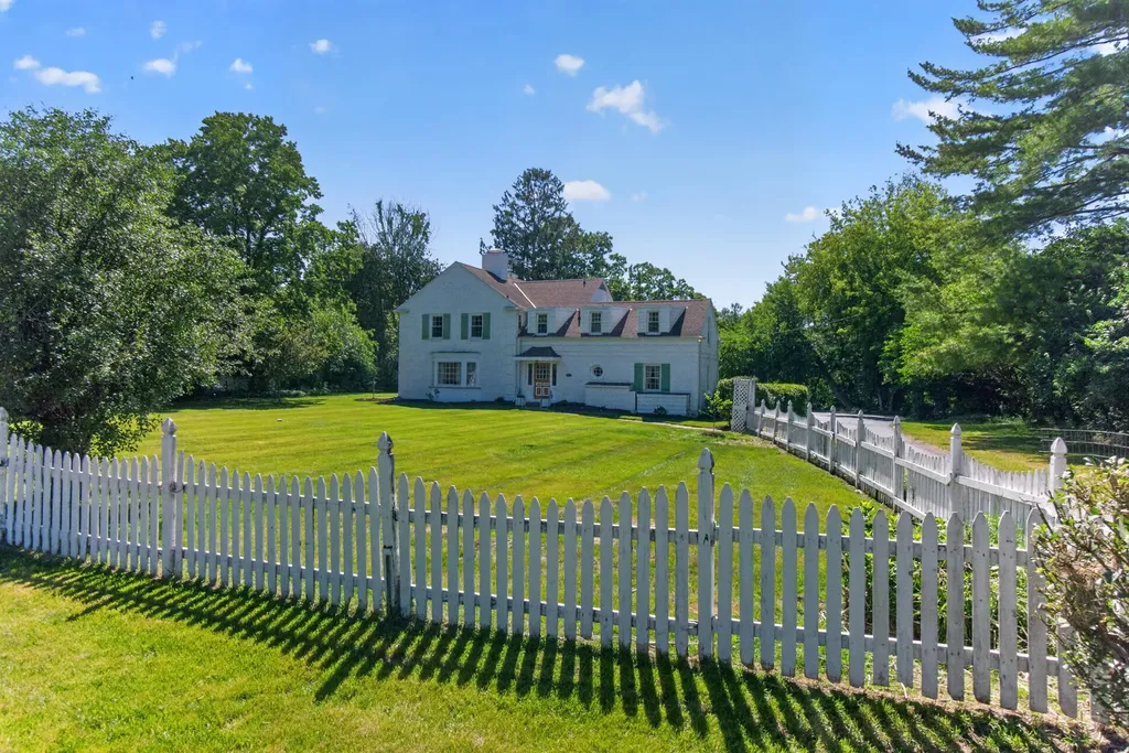 5050 Browns Lake Road Summit Township MI 49203