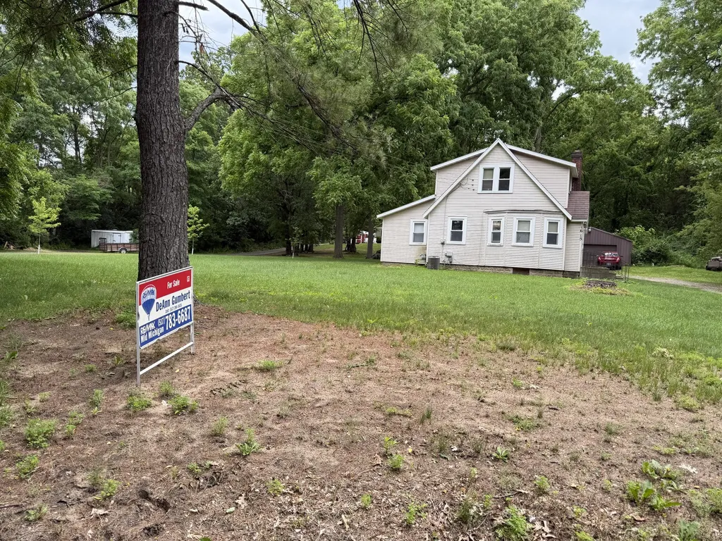 1615 Gilletts Lake Road Leoni Township MI 49201