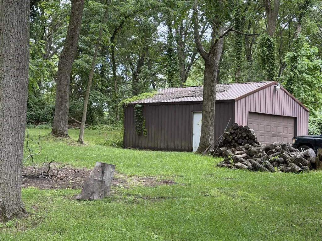 1615 Gilletts Lake Road Leoni Township MI 49201