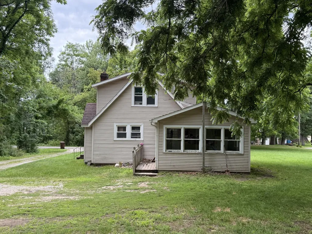 1615 Gilletts Lake Road Leoni Township MI 49201