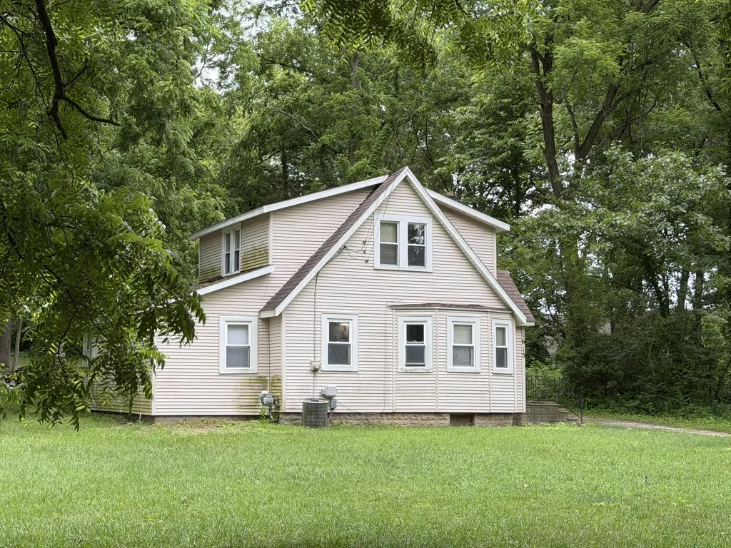 1615 Gilletts Lake Road Leoni Township MI 49201