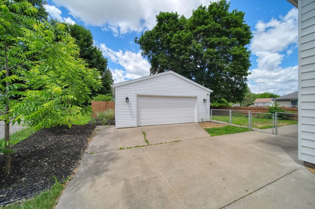 746 Kennedy Street Jackson City MI 49202