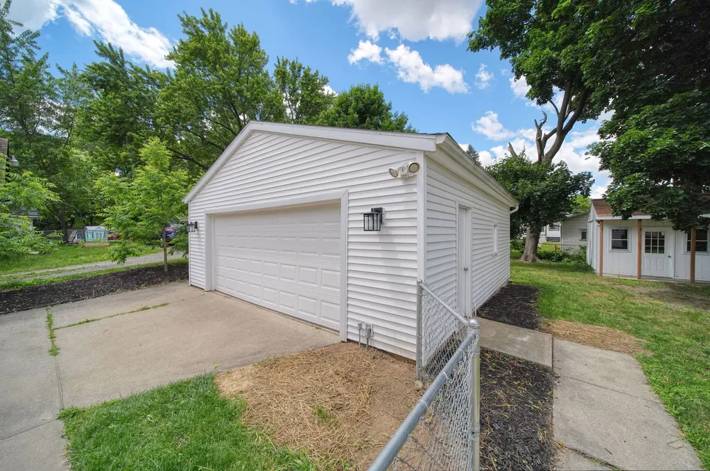 746 Kennedy Street Jackson City MI 49202
