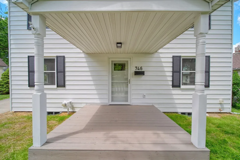 746 Kennedy Street Jackson City MI 49202