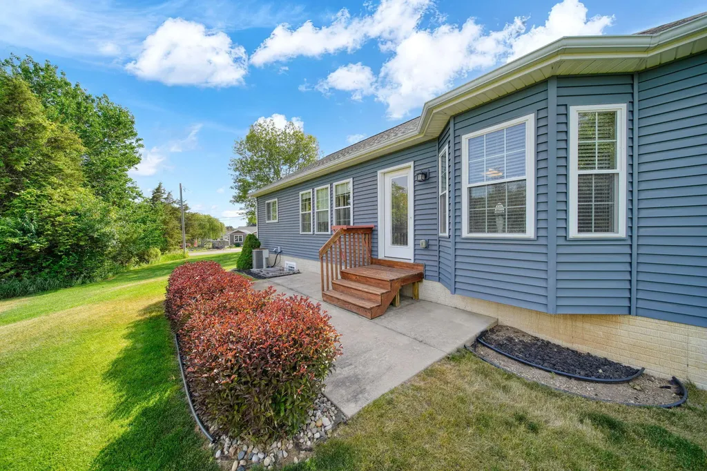 149 Hawthorne Drive Columbia Township MI 49230