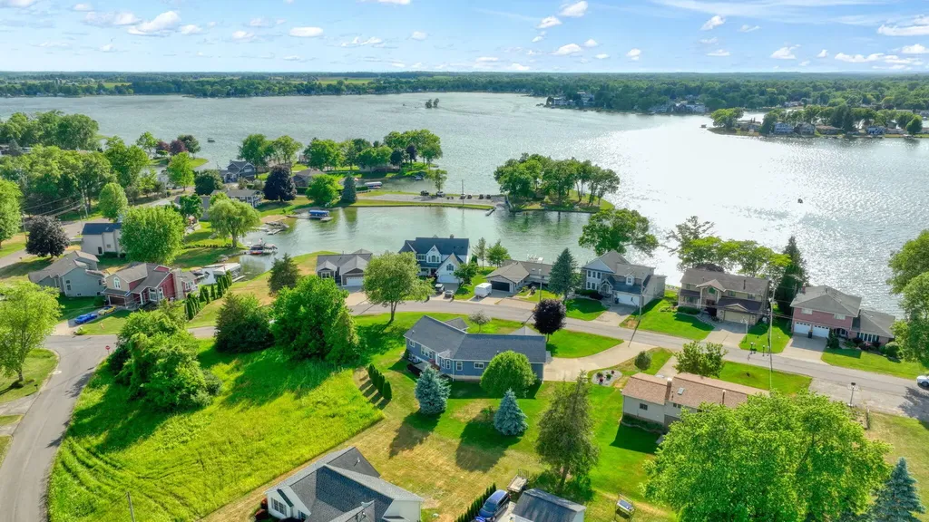 149 Hawthorne Drive Columbia Township MI 49230