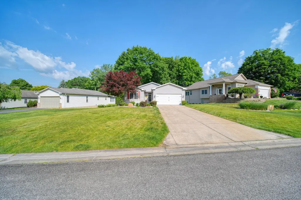 3010 S Wood Dale Drive Summit Township MI 49203