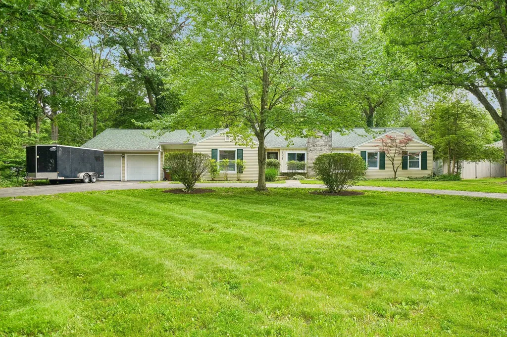 1331 E Oregon Road Adrian City MI 49221