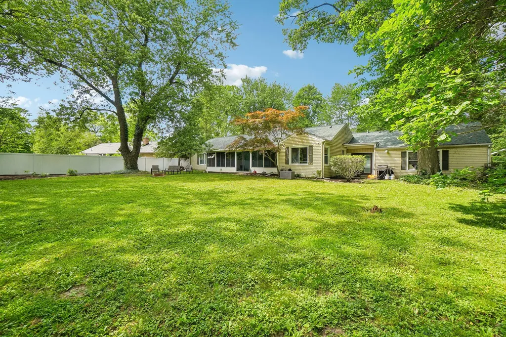 1331 E Oregon Road Adrian City MI 49221