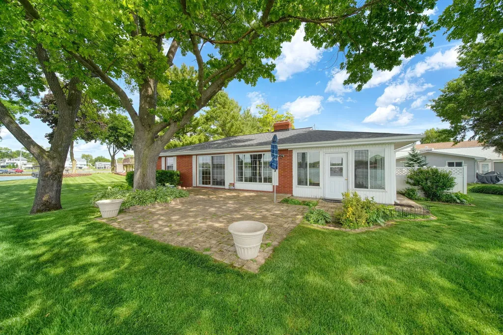 188 Hawthorne Drive Columbia Township MI 49230