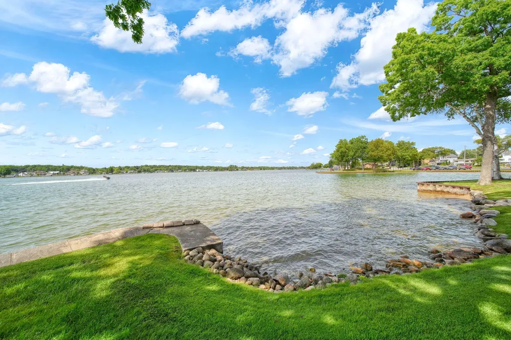 188 Hawthorne Drive Columbia Township MI 49230