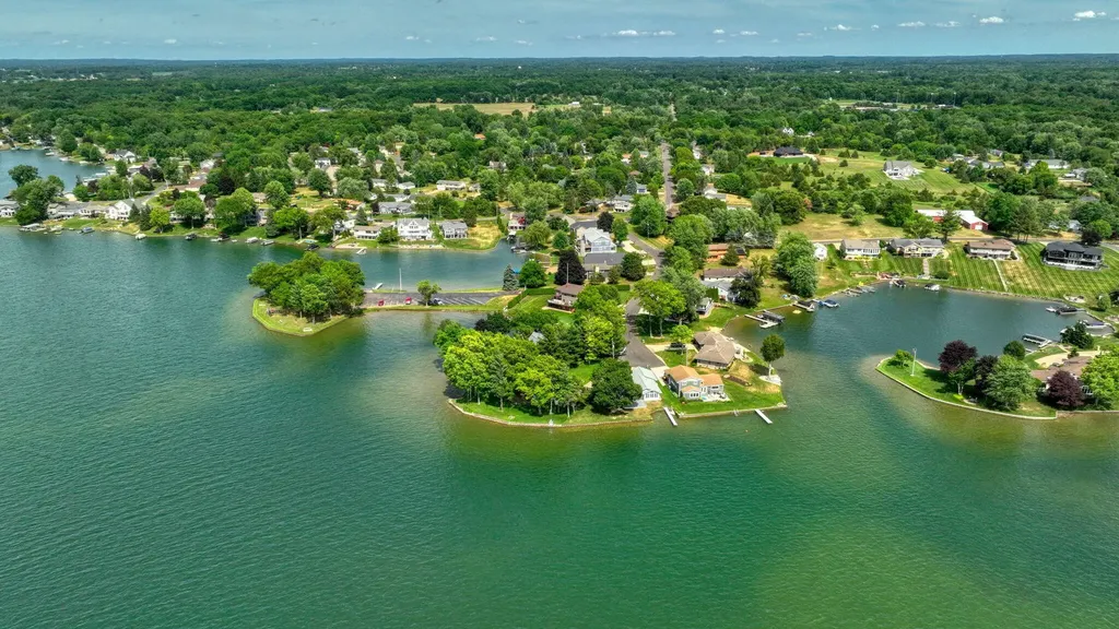 188 Hawthorne Drive Columbia Township MI 49230
