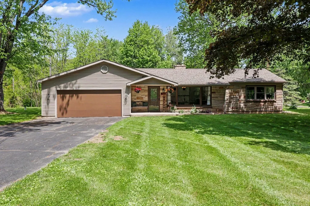 735 Lyon Lake Road Fredonia Township MI 49068