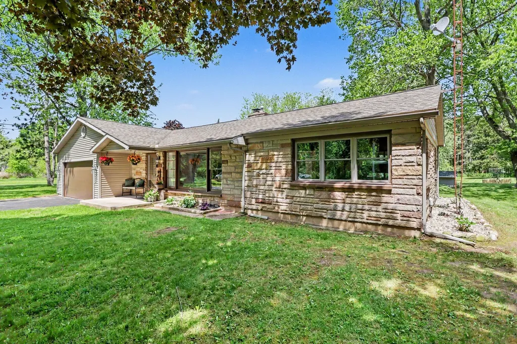 735 Lyon Lake Road Fredonia Township MI 49068