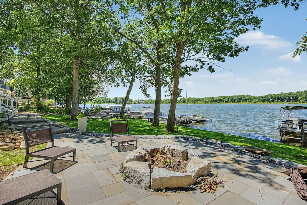 8565 Oakwood Court Napoleon Township MI 49201