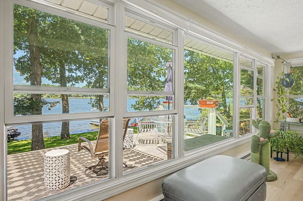 8565 Oakwood Court Napoleon Township MI 49201
