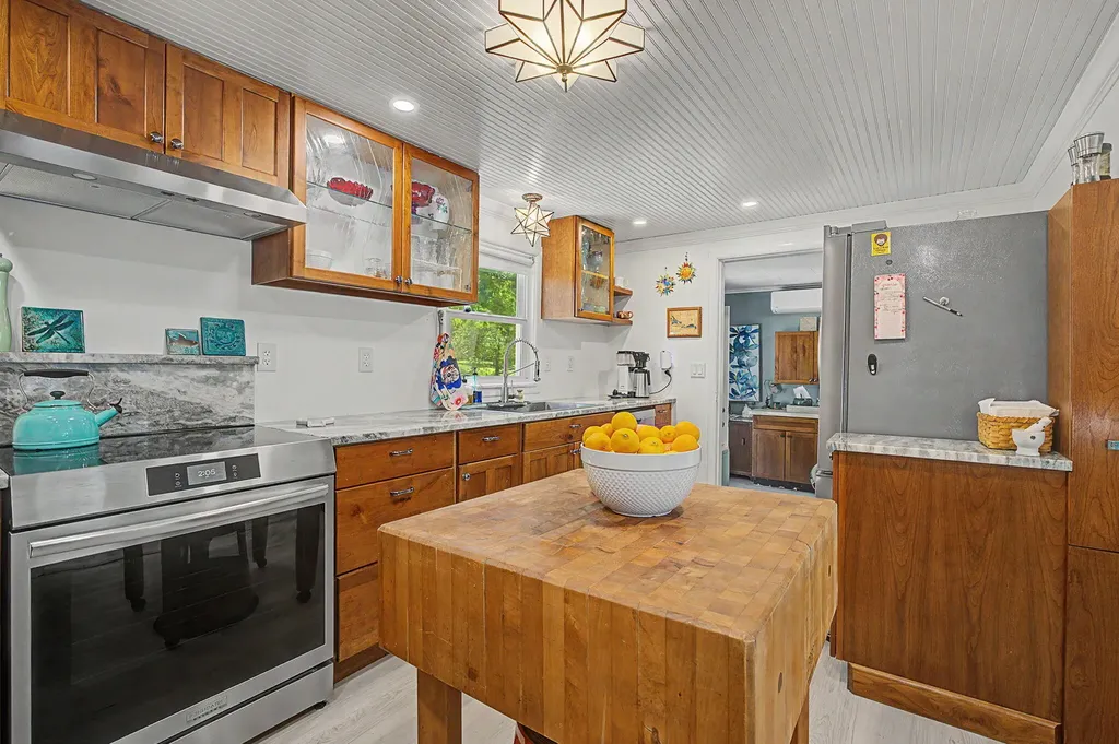 8565 Oakwood Court Napoleon Township MI 49201