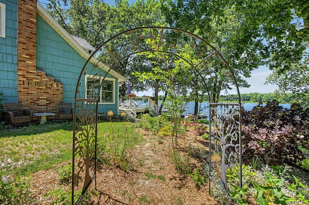 8565 Oakwood Court Napoleon Township MI 49201