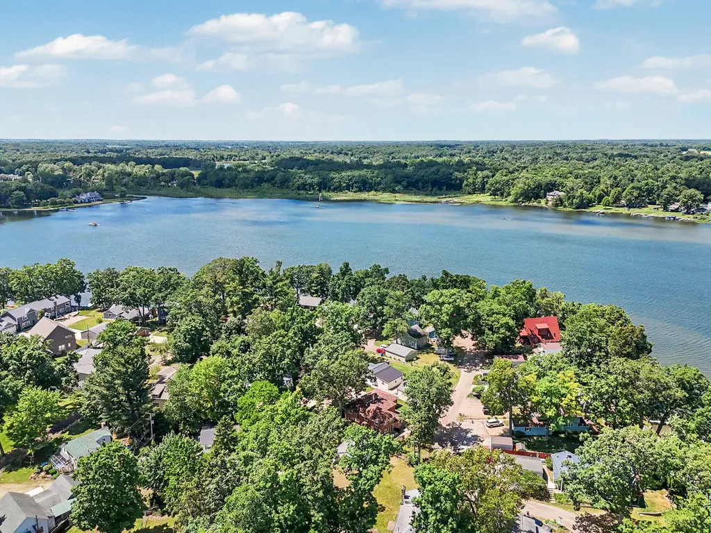 8565 Oakwood Court Napoleon Township MI 49201