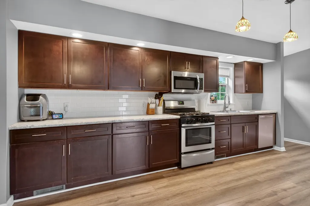 1990 Oak Leaf Drive Adrian Township MI 49221