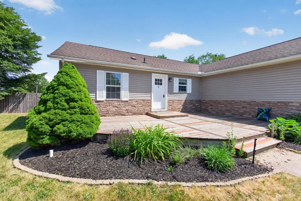 1990 Oak Leaf Drive Adrian Township MI 49221