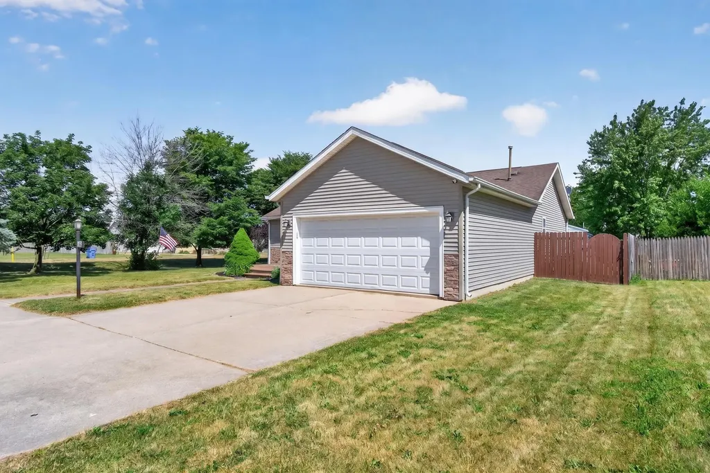 1990 Oak Leaf Drive Adrian Township MI 49221