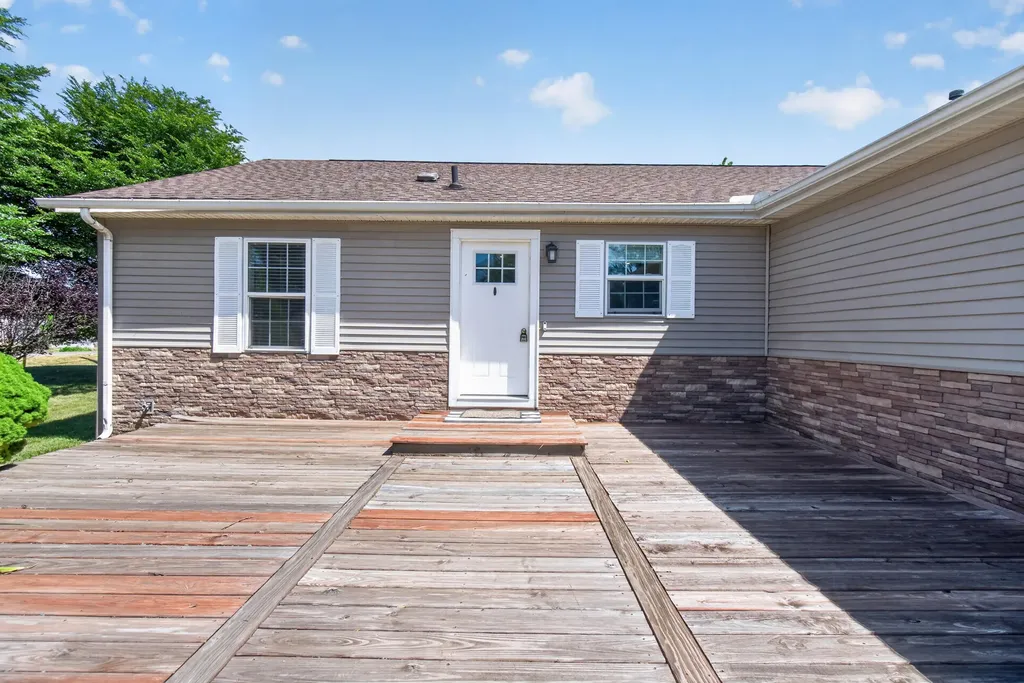 1990 Oak Leaf Drive Adrian Township MI 49221