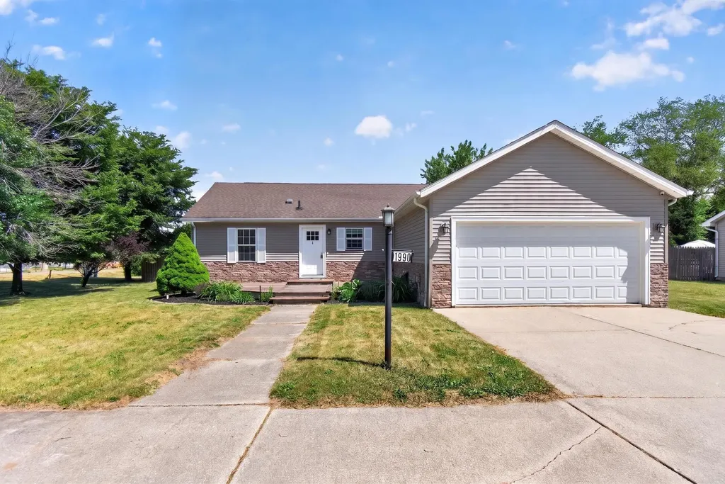 1990 Oak Leaf Drive Adrian Township MI 49221