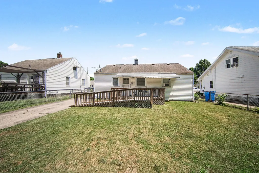 718 N Elm Avenue Jackson City MI 49202