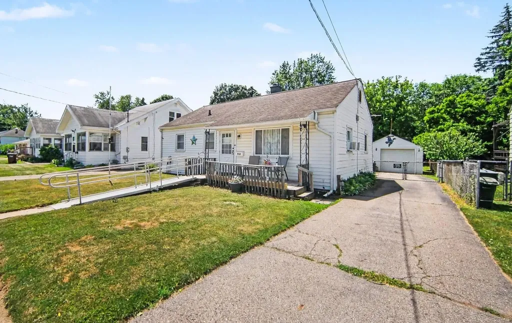718 N Elm Avenue Jackson City MI 49202