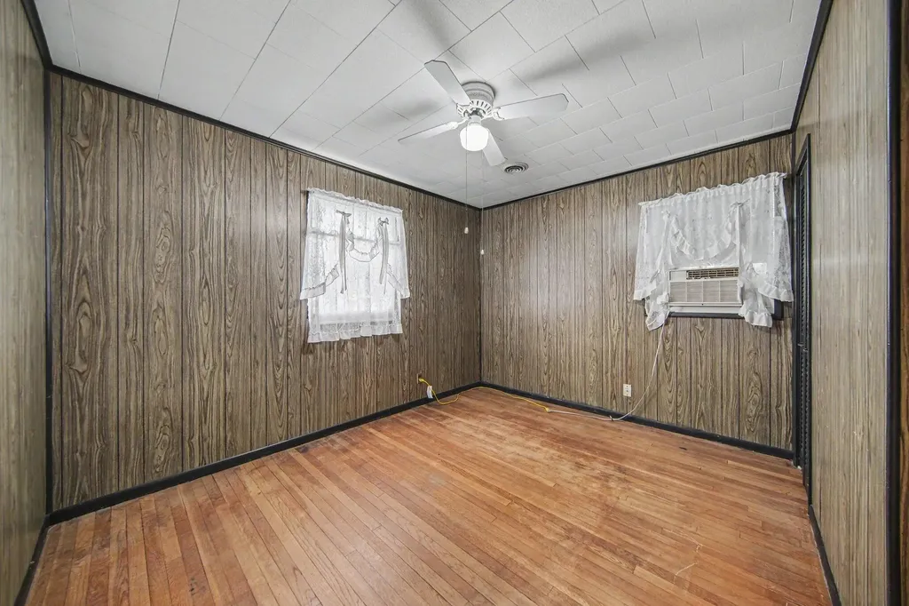 718 N Elm Avenue Jackson City MI 49202
