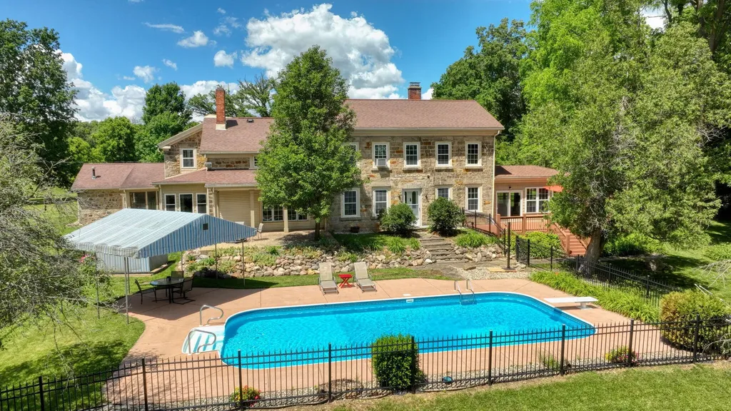 208 Glasgow Road Sandstone Township MI 49201
