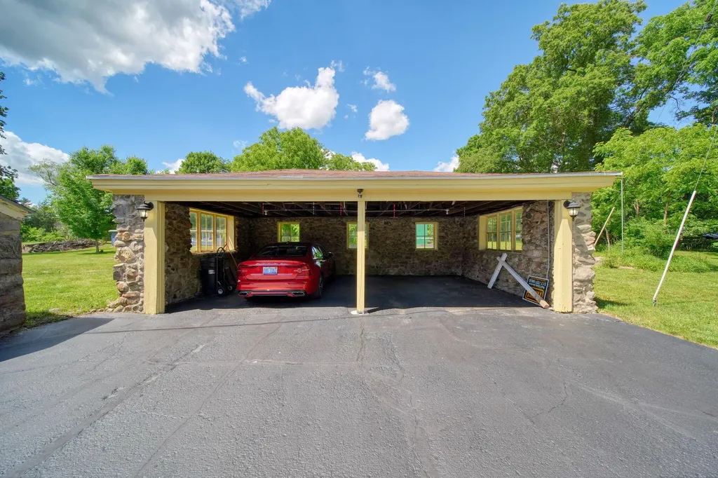 208 Glasgow Road Sandstone Township MI 49201