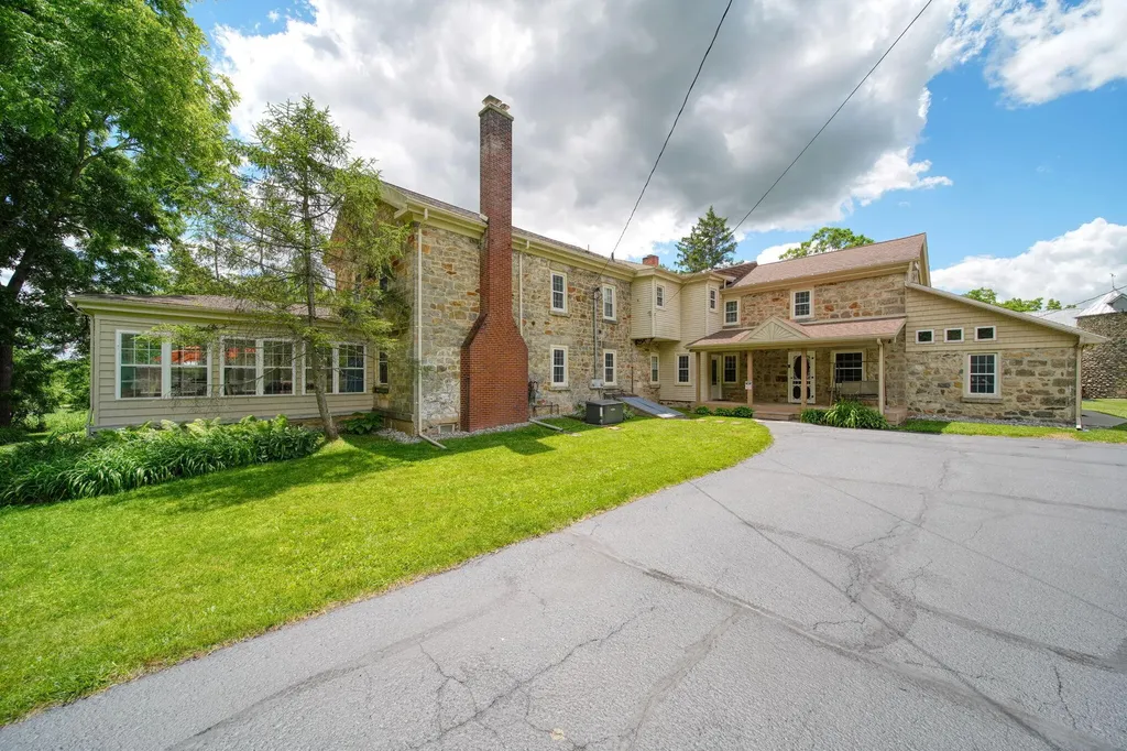208 Glasgow Road Sandstone Township MI 49201