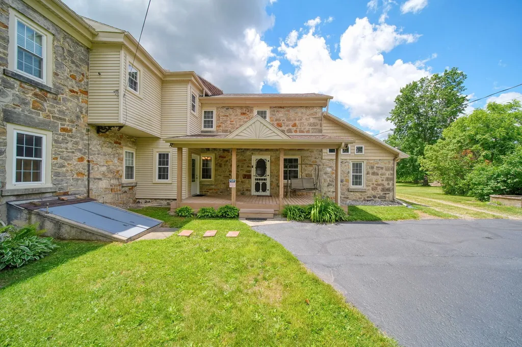 208 Glasgow Road Sandstone Township MI 49201