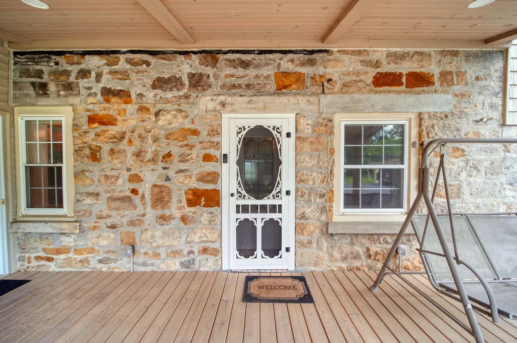 208 Glasgow Road Sandstone Township MI 49201