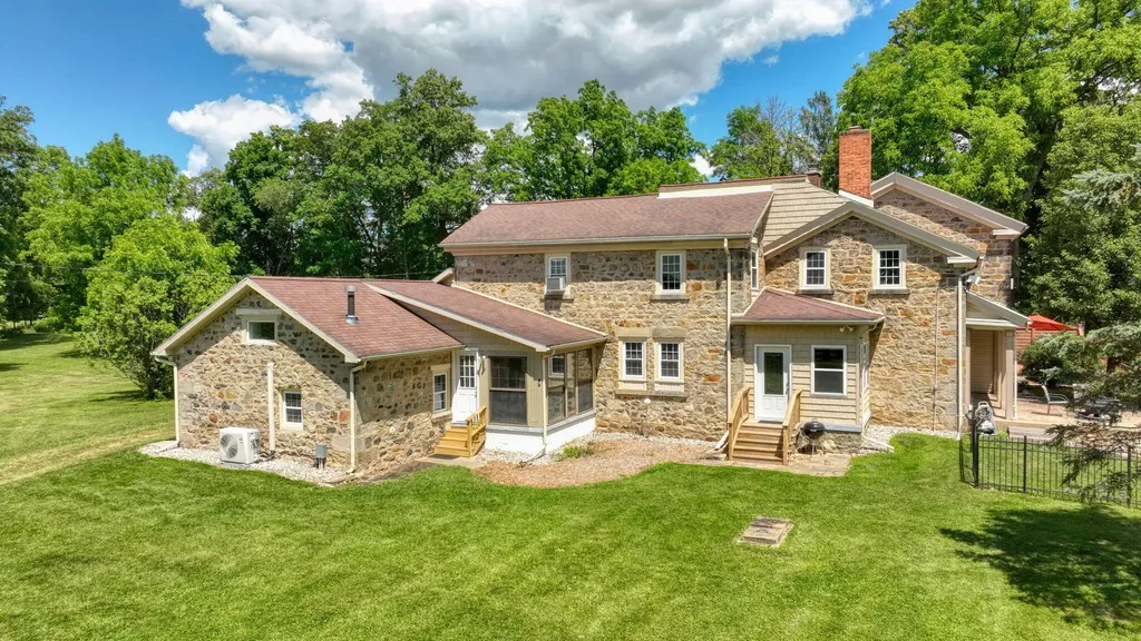 208 Glasgow Road Sandstone Township MI 49201