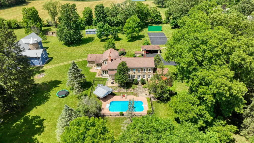 208 Glasgow Road Sandstone Township MI 49201