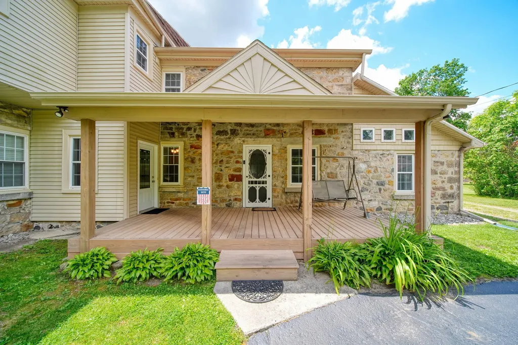 208 Glasgow Road Sandstone Township MI 49201