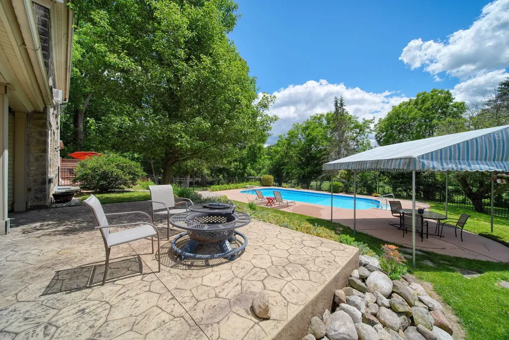 208 Glasgow Road Sandstone Township MI 49201
