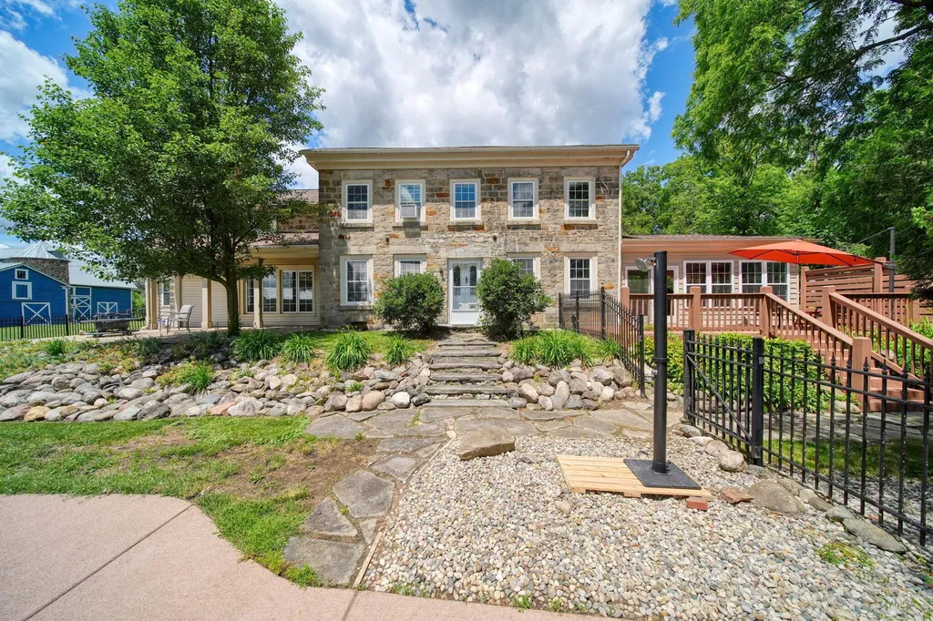 208 Glasgow Road Sandstone Township MI 49201