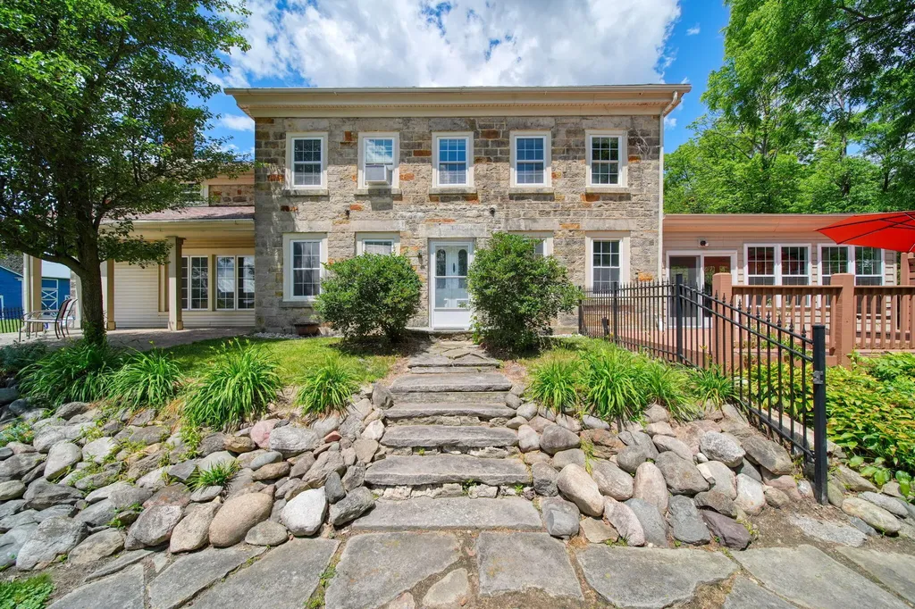 208 Glasgow Road Sandstone Township MI 49201