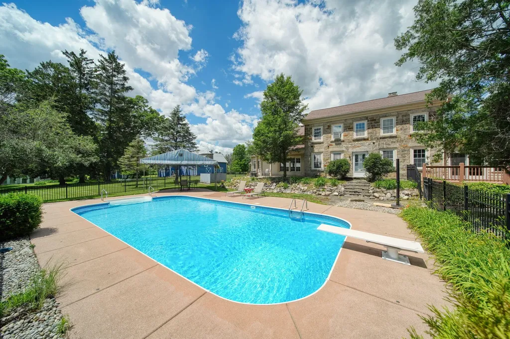 208 Glasgow Road Sandstone Township MI 49201