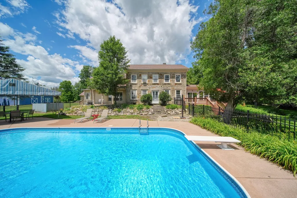 208 Glasgow Road Sandstone Township MI 49201