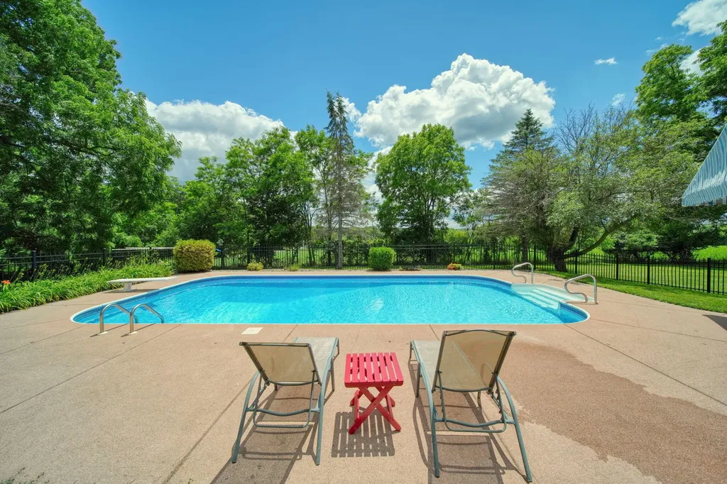 208 Glasgow Road Sandstone Township MI 49201