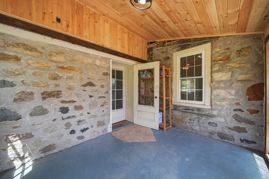 208 Glasgow Road Sandstone Township MI 49201